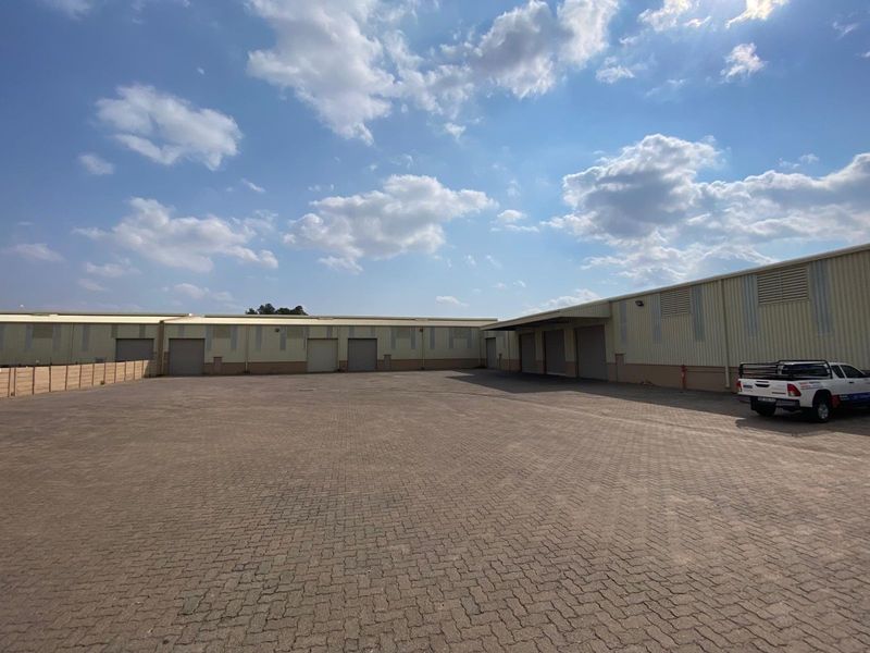 3200m² Warehouse to let in Laboria, Polokwane