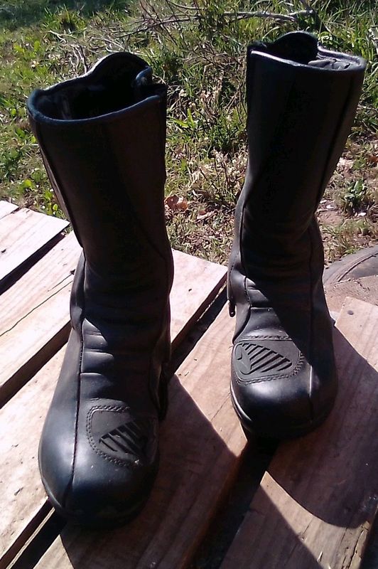 Leather woman biker boots for sale (size 5)