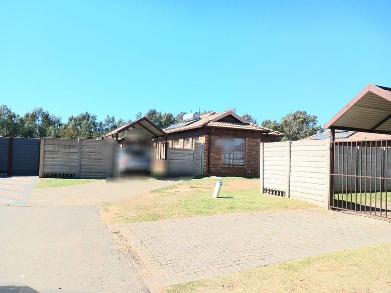 3 bedroom house for sale in clayville
