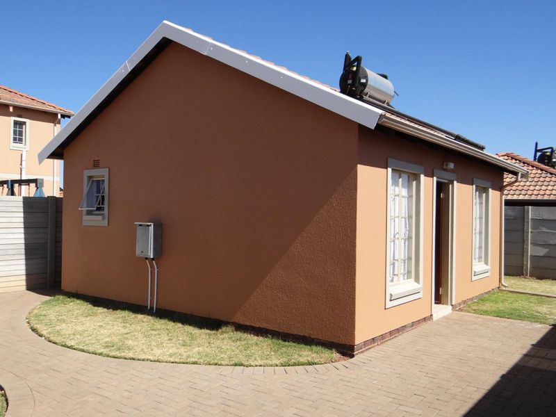 House in Orange Farm For Sale