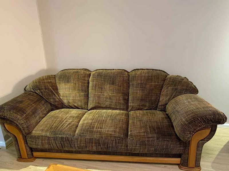 For Sale: Lounge Suite