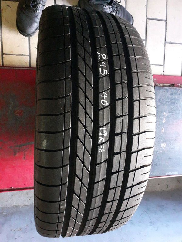 245/40/19runflat Goodyear we are selling quality used tyres at affordable prices call/whatsApp.