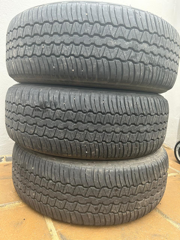 DUNLOP Grandtrek AT30. 265/65R18 All Terrain Tyres
