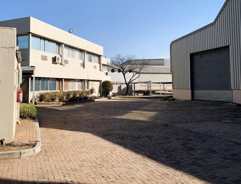 2528m² Industrial To Let in Jet Park at R55.00 per m²