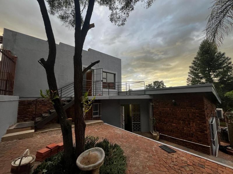 SHARED ACCOMMODATION TO LET IN PRETORIA GARDENS