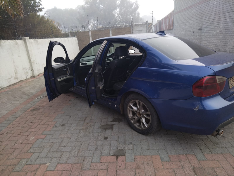 BMW E90 320I MANUAL 2007 MODEL BREAKING UP FOR SPARES