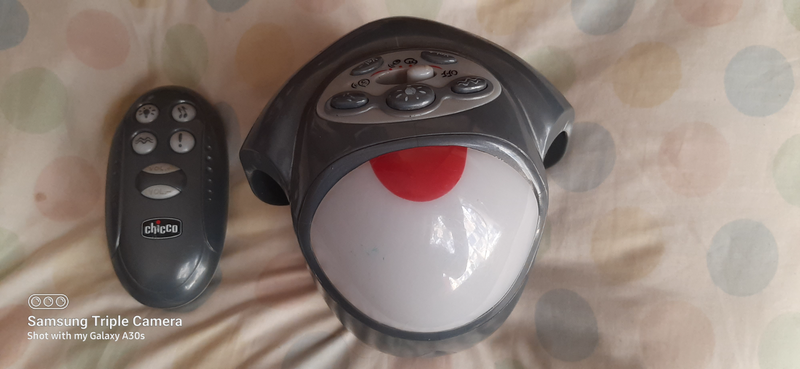 Chicco Lullaby LX Soother Sound Machine Night Light Plus Remote Control