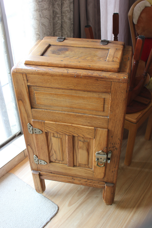 ANTIQUE 1915s ICE BOX IN SOLID  OLD  ENGLISH OAK PLEASE (READ DETAILS)