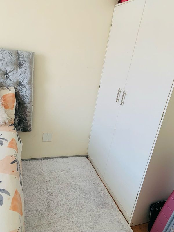 Two bed room flat to share