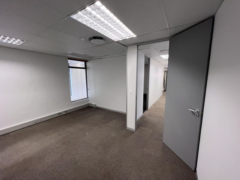 145m² Office To Let in Tyger Waterfront
