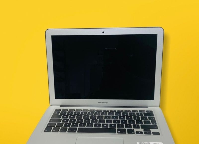 Apple mac book 2017 air