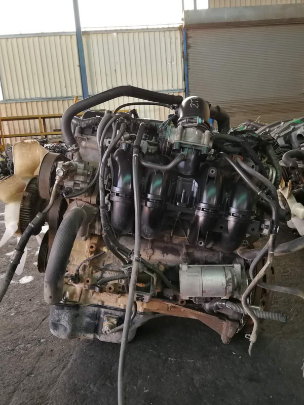 Toyota 2tr 2.7 4Cylinder DOHC HILUX &amp;Quantum petrol vvti engine