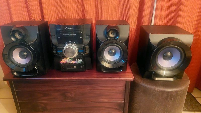 Pioneer HiFi System