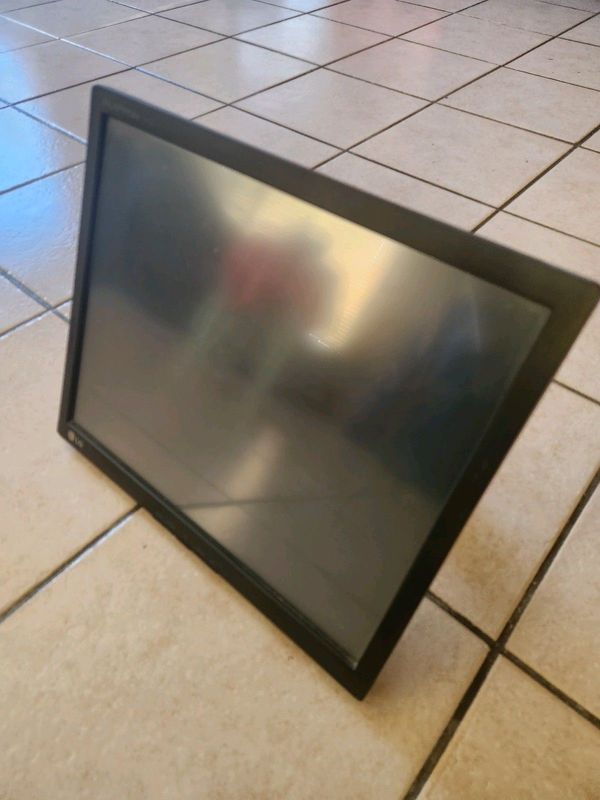 LG Flatron 17&#34; Touch Screen