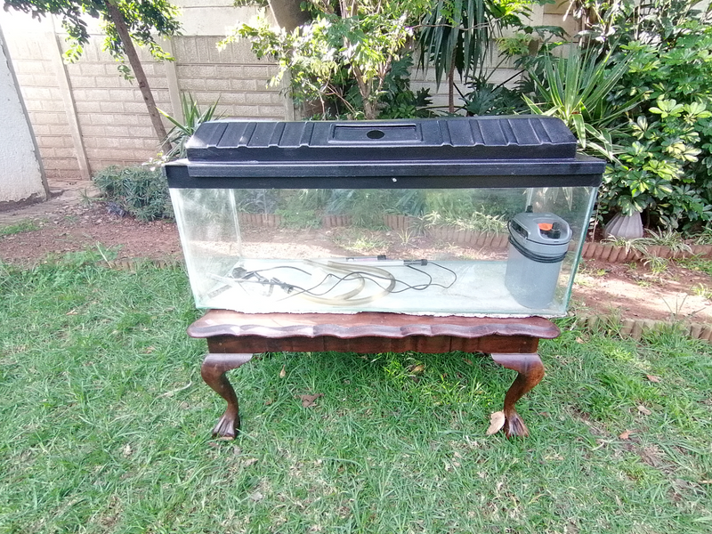 100 Litre Fish Tank (Accessories Included) Price Negotiable. Urgent Sale!