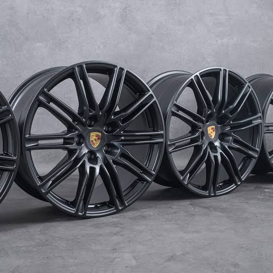 21” OEM Porsche Cayenne Wheels (Silver) 5x130PCD w/ Pirelli tyres 80%tread