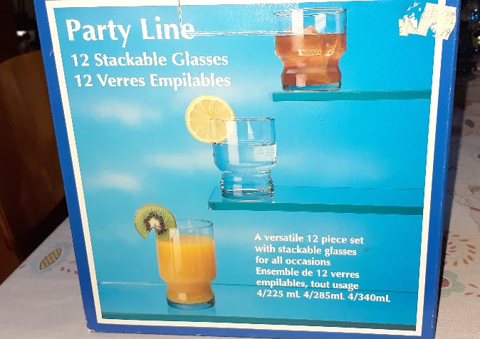 Party Line Stackable Glasses