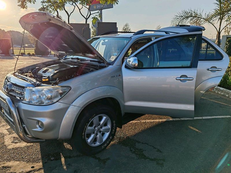 Toyota fortuner 3 liter d 4d 2010