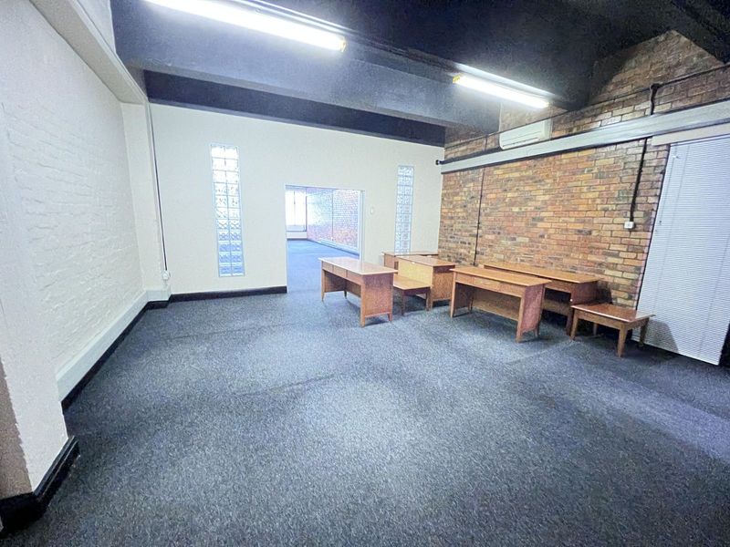 140m² Office To Let in Cape Town City Centre