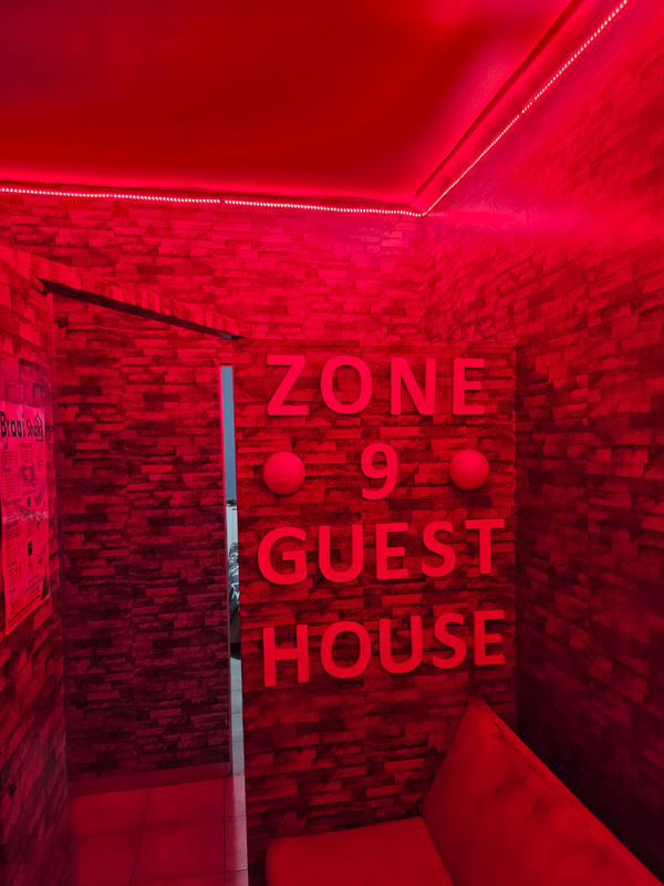 ZONE 9 PARTY /GUEST HOUSE  FOR EVENTS &amp; ACCOMDATION (HOURLY AND DAILY RATES AVAILABLE)