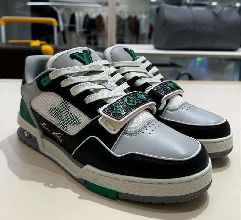 Louis vuitton sneakers