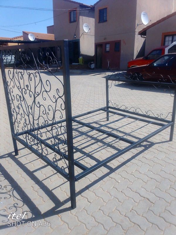 Wrought iron hand work Double bed very strong