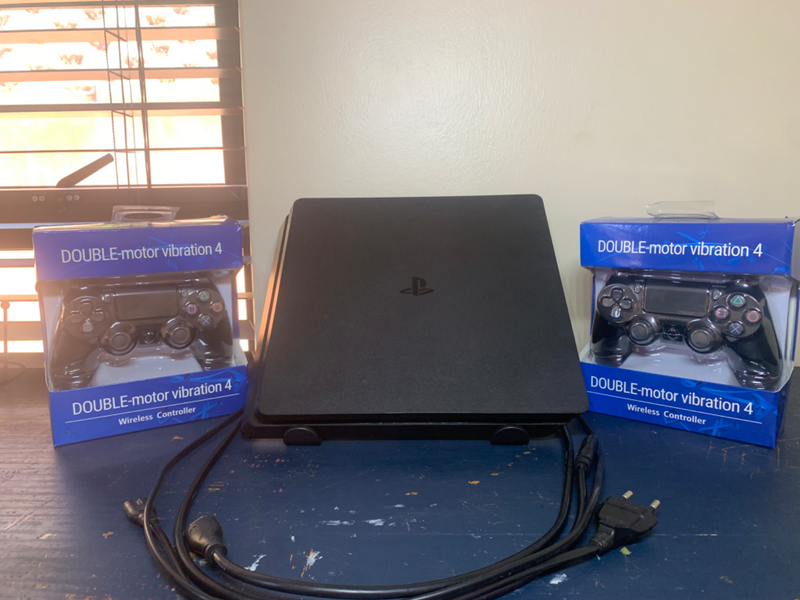 PlayStation 4 slim bundle