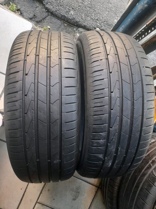 Fairly used Tyres 215/55/R17 YOKOHAMA IS AVAILABLE NOW IN STOCK 90% TREAD LIFE ZUMA 061_706_1663