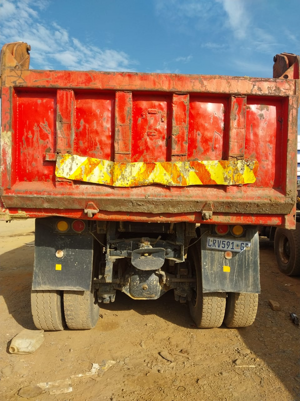 Mercedes Benz 10 cube tipper in an immaculate condition for sale at an affordable amount