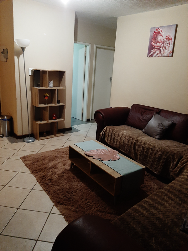 Room available in a two bedroom apartment located in Noordwyk Midrand
