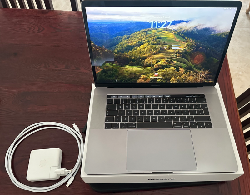 MacBook Pro, 15-inch, 2018, 250GB