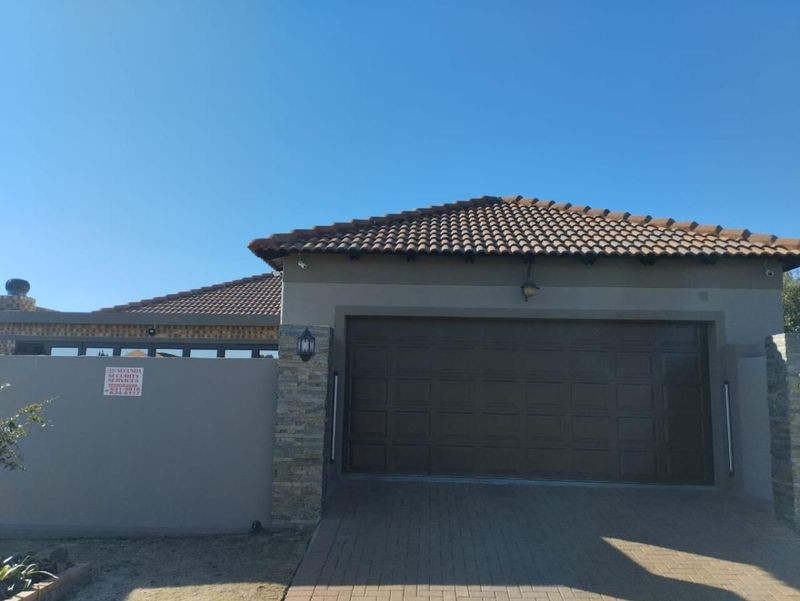 A remarkable 3-bedroom house for sale in Secunda.