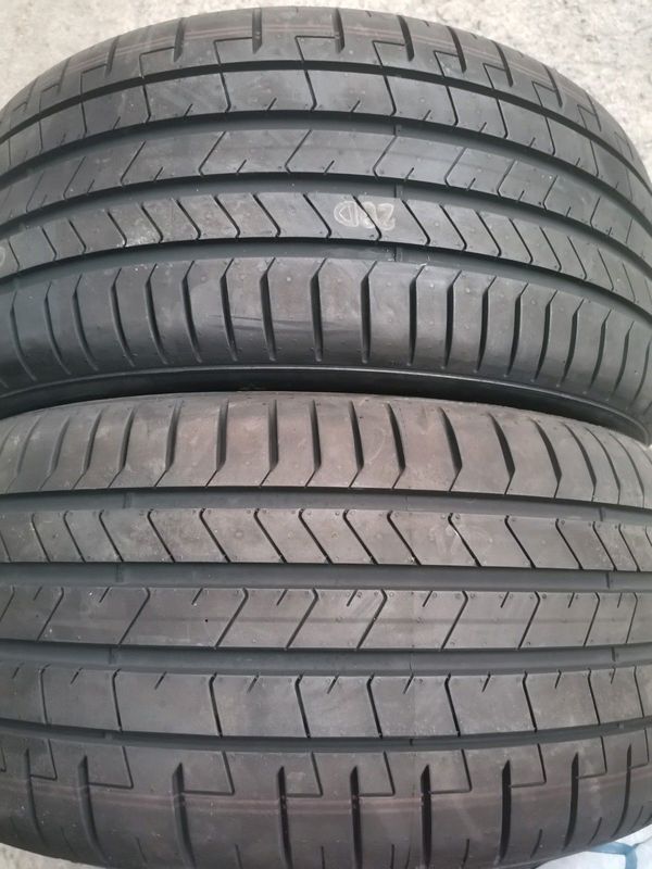 New 2x 275/40/20 pirelli pzero normal Tyres