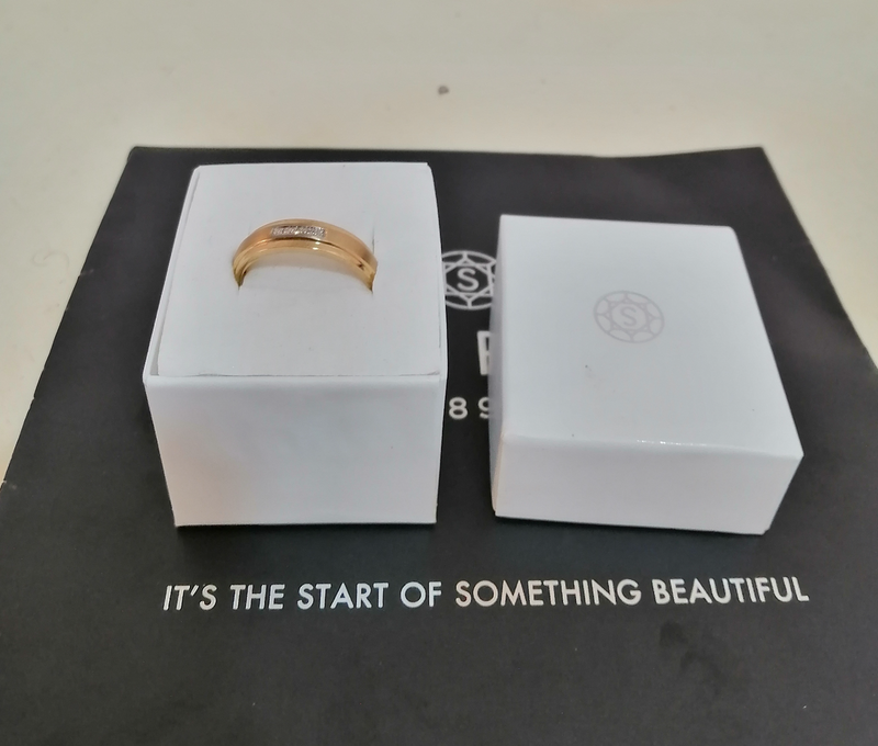 Forever Young Diamond and 9ct gold ring Wedding ring for men
