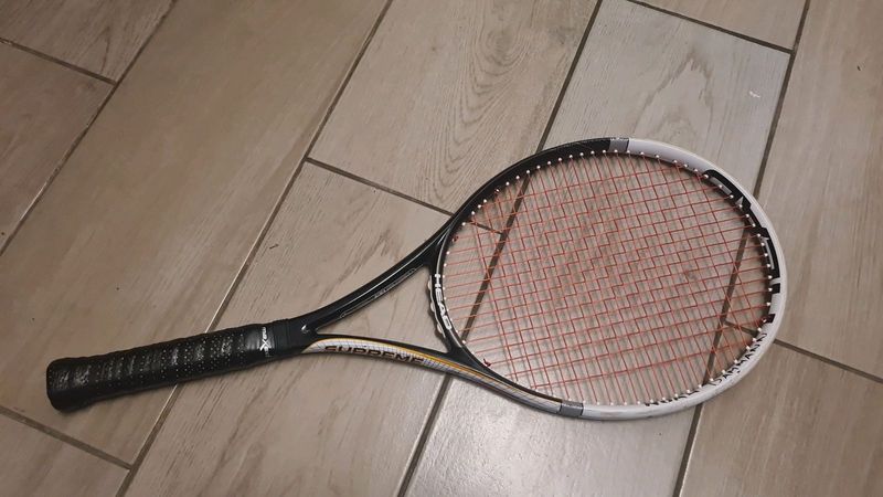 Tennis racquet