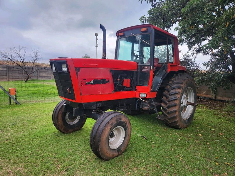 International Harvestor 5088 tractor