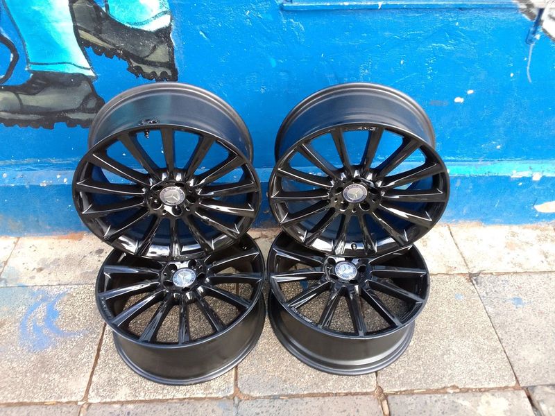 A set of 20inches OEM AMG mags 5x112 PCD for Mercedes Benz/ vito also fit Golf 7R and Mercedes GLA