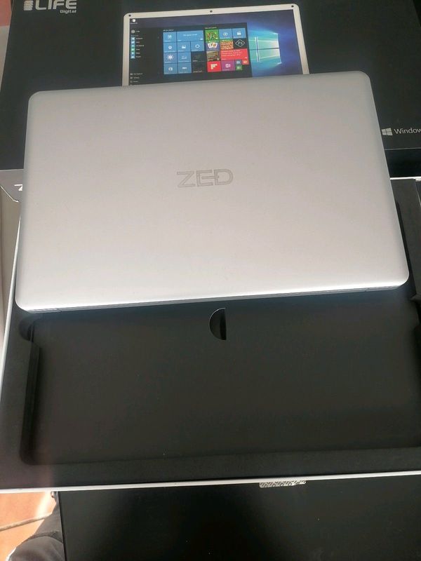 Zed life slim portable laptop 14&#34;