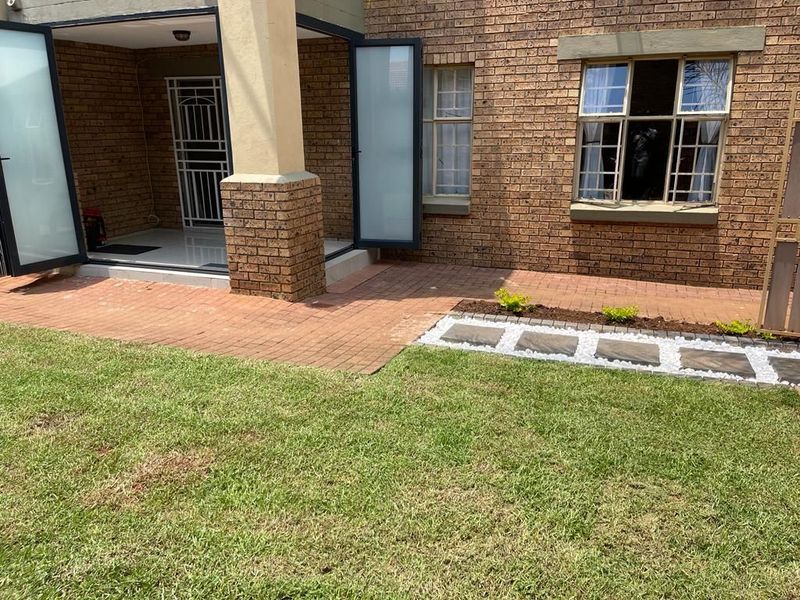 Modern 2 Bedroom Ground Floor Apartment to Rent-No Loadshedding