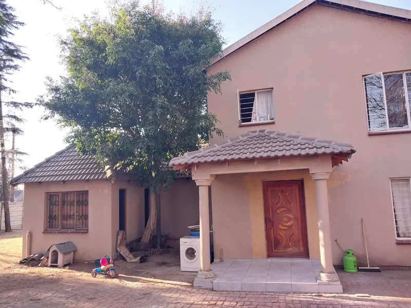 3 bed house for rent in Buccleuch Sandton for R14000