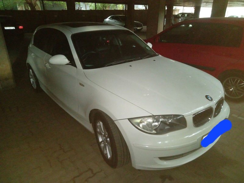 White 1 series Bmw