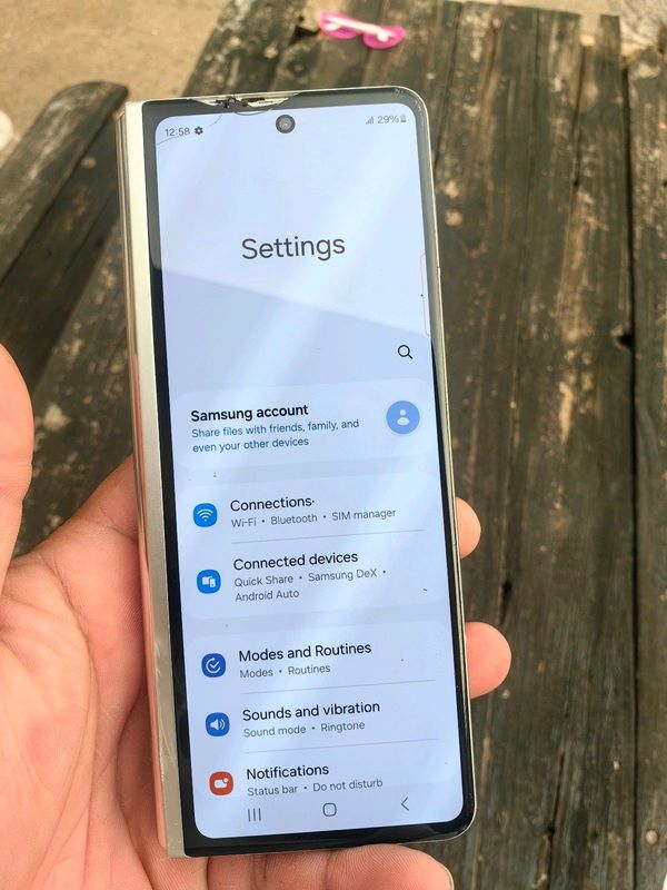 Read samsung fold 3