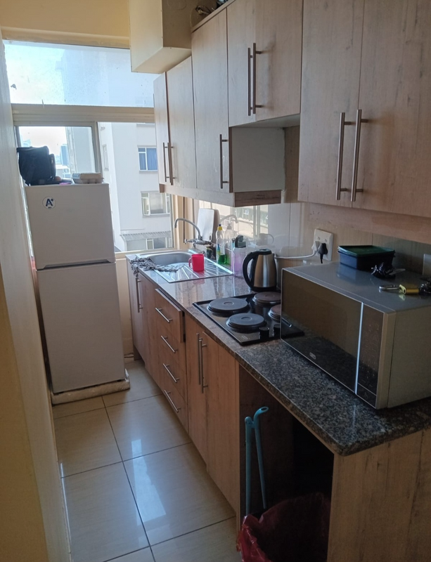 1 bed in a 3 sleeper room female only:Southbeach Ryndal Mount