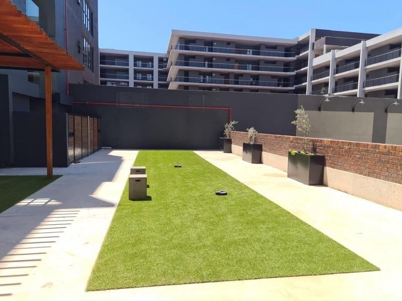 FOR SALE in Umhlanga Ridge a Stunning Loft Apartment with 2 Bedrooms, 2 Bathrooms, and Balcony.