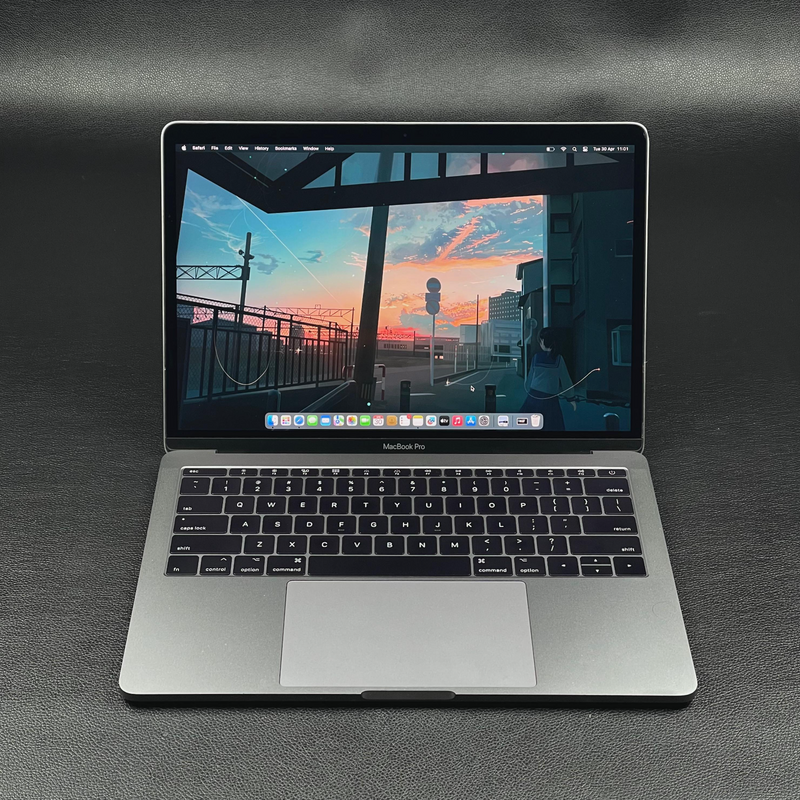 Apple MacBook Pro (2017) - Intel core i7 / 16GB RAM / 512GB SSD / 13.3” Retina Display • 960 Cycles