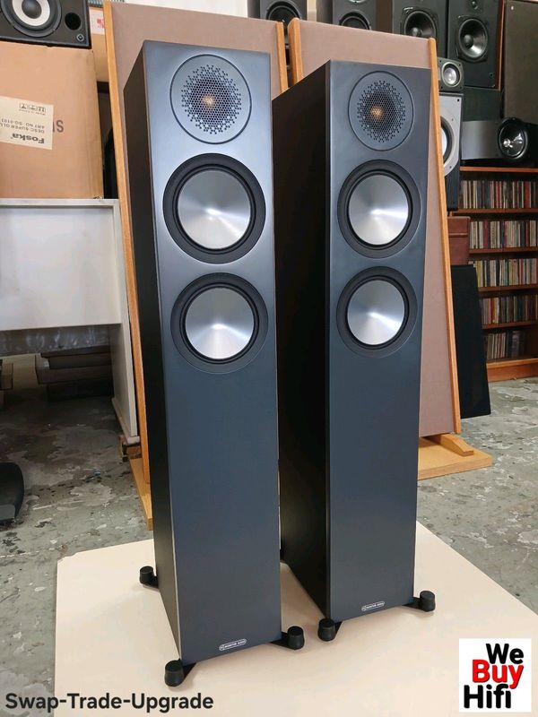LIKE NEW! (SAVE R3045!) Monitor Audio Bronze 200 6G LOUDSPEAKERS - 3 MONTHS WARRANTY