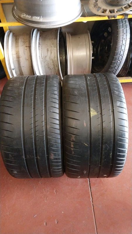 Two 305 30 20 Michelin pilot sport cup2 with good treads available for sale
