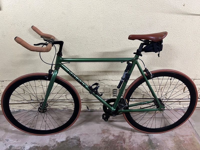 Colony Commuter Bicycle/ Fixie / Single Speed