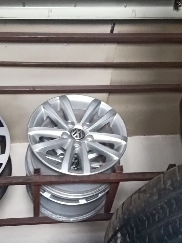 A set of 14inches original polo vivo mags 5x100 pcd. this rims are in ...