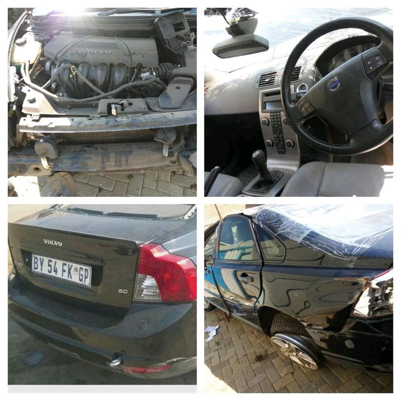 Stripping Volvo S40 Car Spare parts